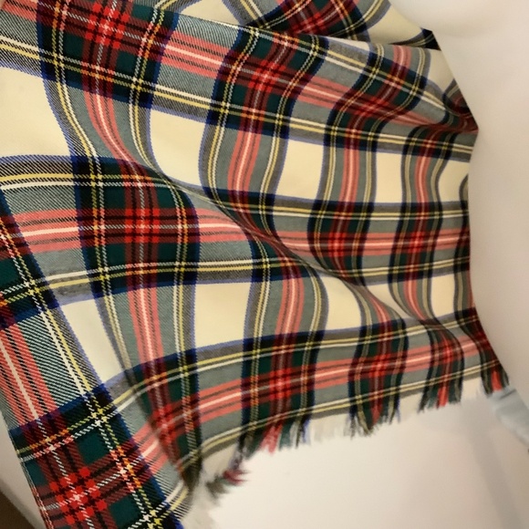 Tartan plaid wool shawl - Picture 12 of 12